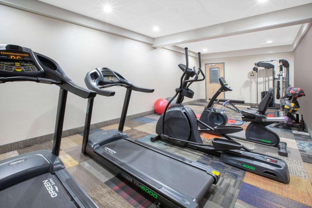 Baymont By Wyndham Grand Rapids Near Downtown Hotell Wyoming Exteriör bild